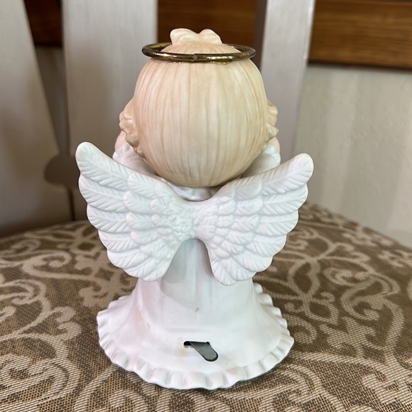 Enesco Ruth Morehead Holly Babes 1985 Angel Music Figurine My Favorite Things. - Picture 2 of 9